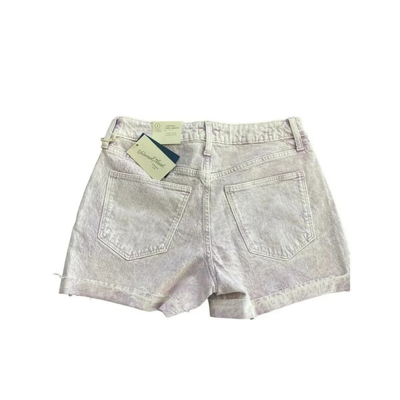 Universal Thread Women's White Super High Rise Vintage Midi Jean Shorts Size 4 - Picture 2 of 4